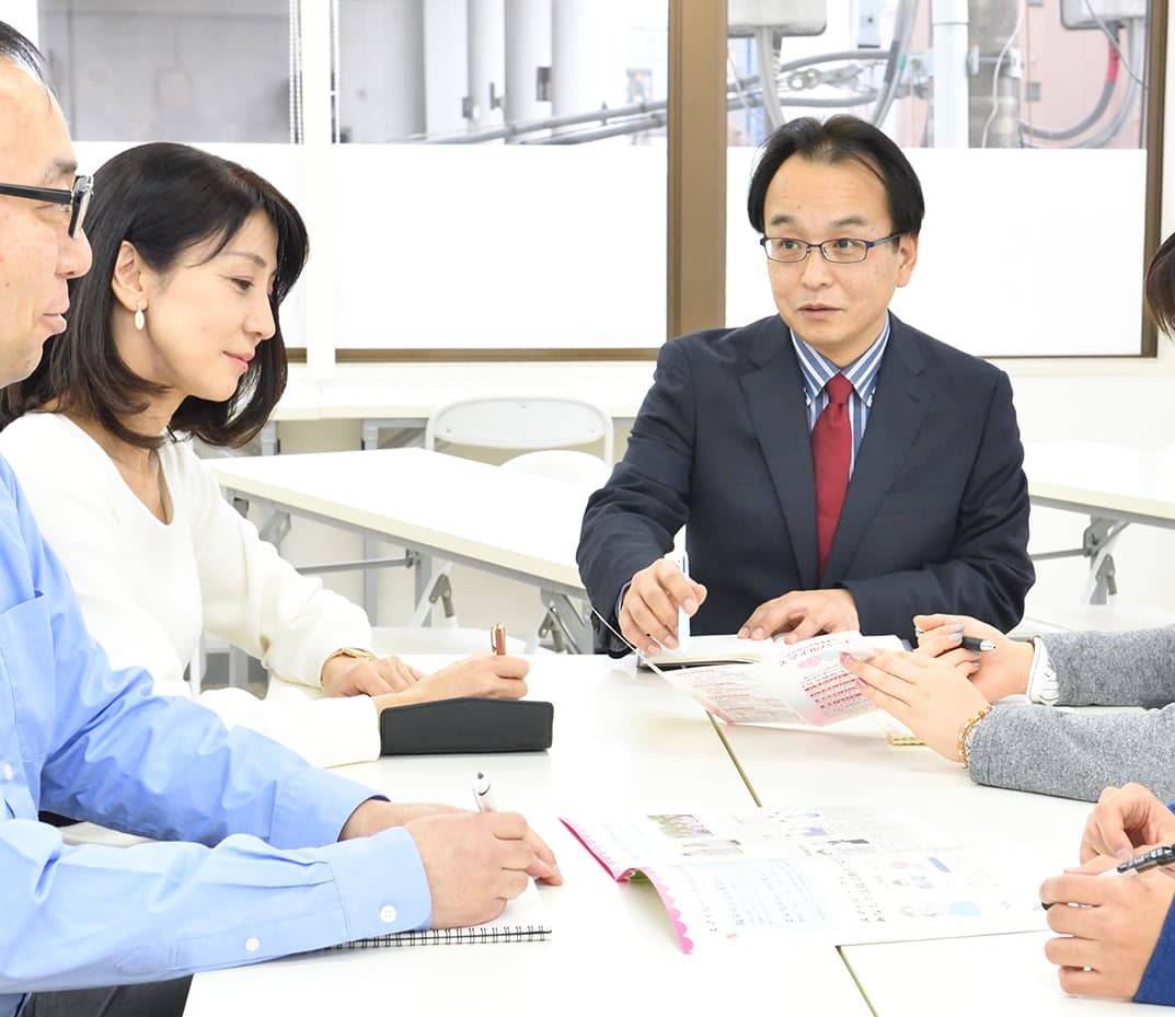 半年間、月1度の３社面談を行っております